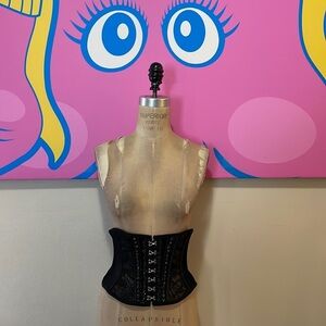 In Ernest Black Wide Lace Corset Belt